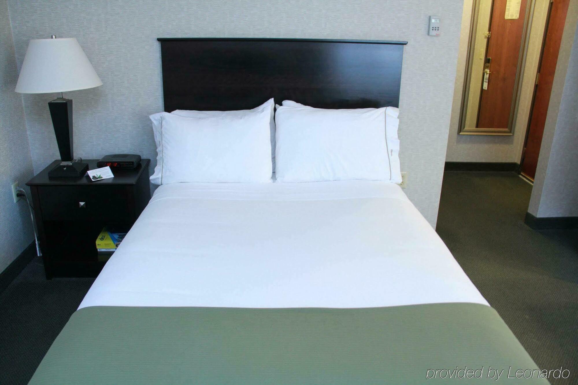 Holiday Inn Express Hotel & Suites Minneapolis-Downtown Convention Center By Ihg Екстер'єр фото